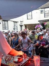 FollyFest Faringdon Arts Festival (music) – Faringdon, England 2026 FollyFest Faringdon Arts Festival (music) – Faringdon, England 2026