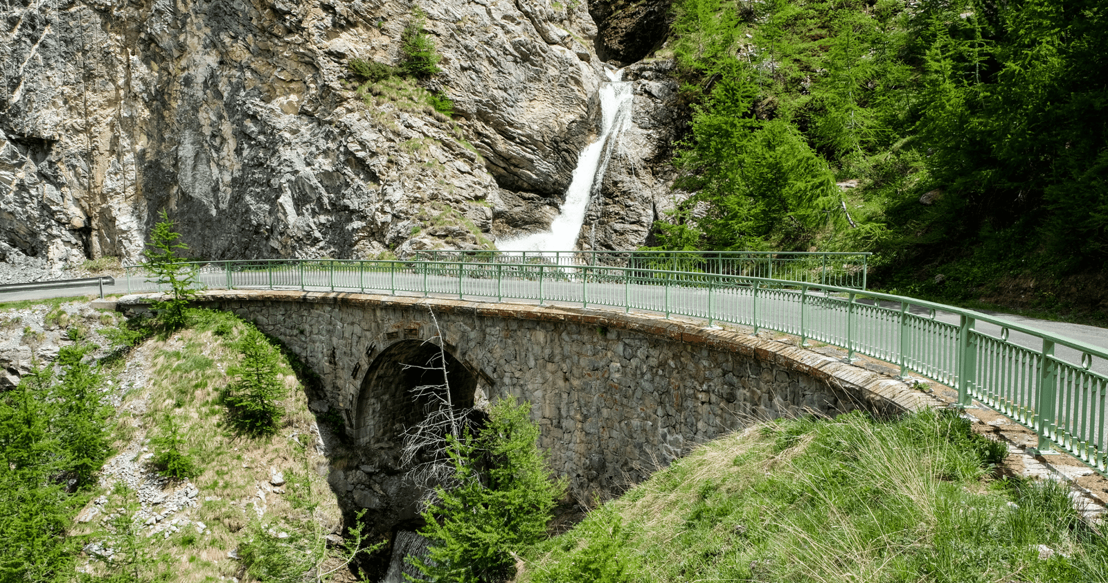 From Chania: Samaria Gorge with Professional Hiking Guide From Chania: Samaria Gorge with Professional Hiking Guide